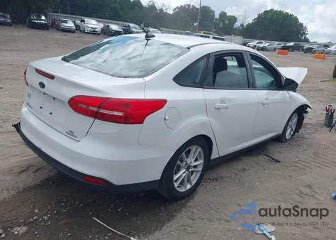 2015 Ford Focus Se z USA, uszkodzony, nr VIN 1FADP3F24FL375992